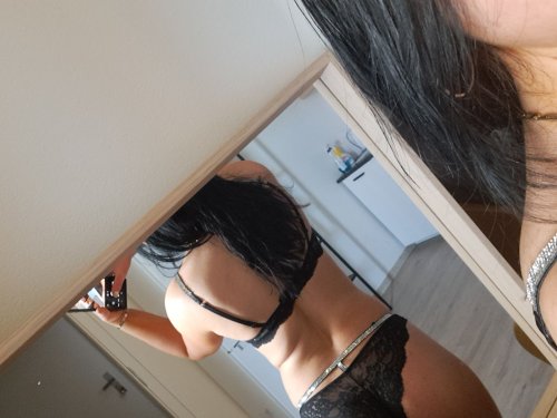Mia