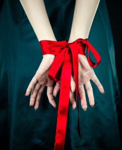 ELA TANTRA 23:00 PÁ- NE