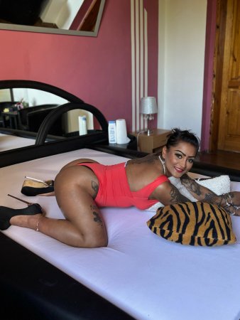 Mega sexy Tìna